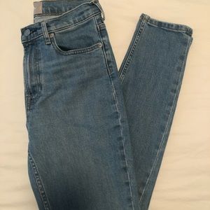 Everlane light blue skinny jeans